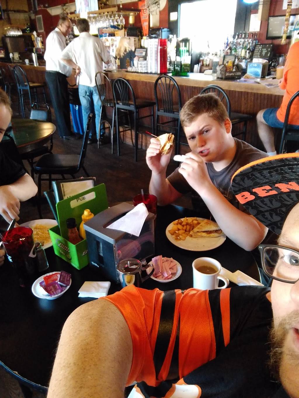 Maloneys Pub | restaurant | 408 Greenwell Ave, Cincinnati, OH 45238, USA | 5139223156 OR +1 513-922-3156