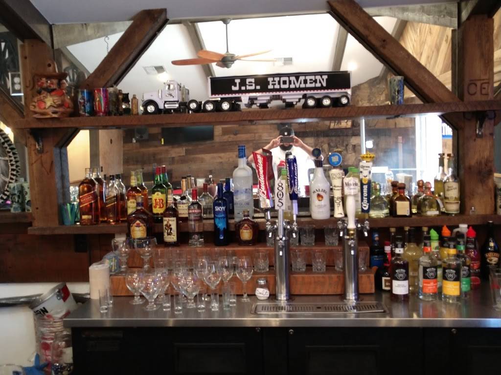 The Dredger Grill | restaurant | 15885 CA-59, Snelling, CA 95369, USA | 2097697717 OR +1 209-769-7717