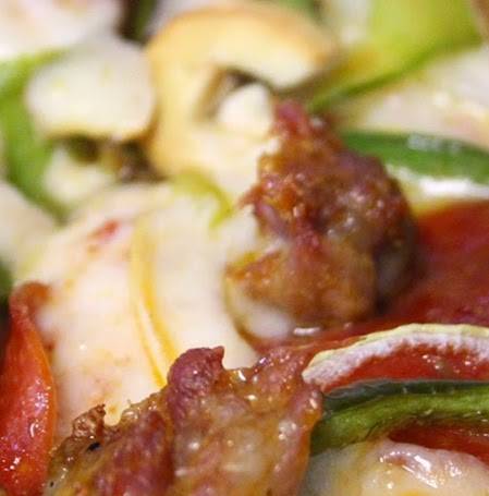 CJs Pizza & Giant Grinders | restaurant | 273 Broad St, Manchester, CT 06040, USA | 8606495329 OR +1 860-649-5329