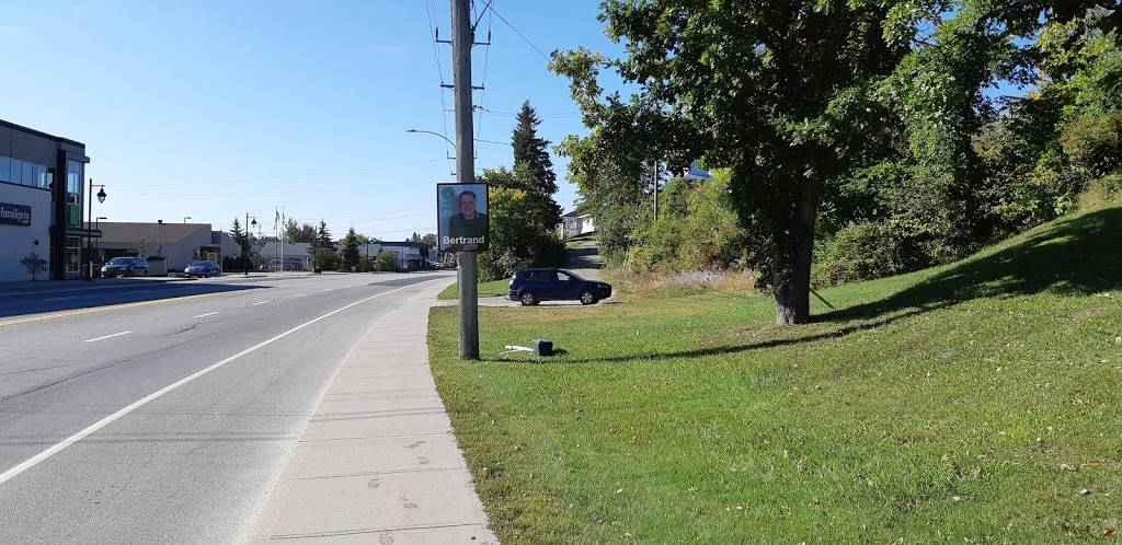 Dwaynes Pizza | restaurant | 356 Route 105, Low, QC J0X 2C0, Canada | 8192083632 OR +1 819-208-3632