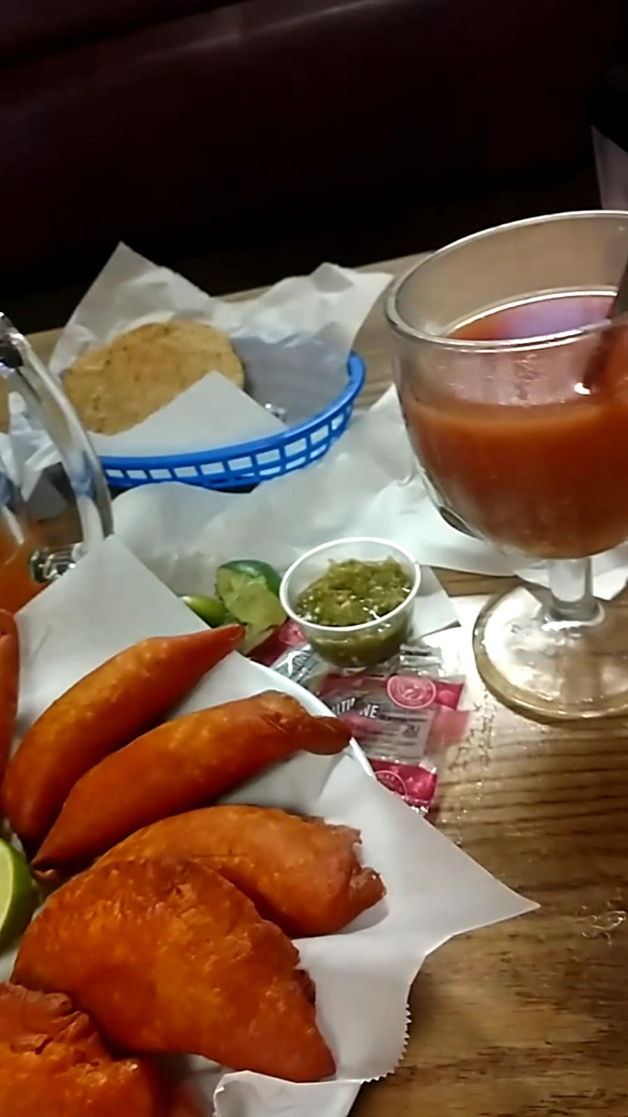 Mariscos Las Cazuelitas | restaurant | 300 Oak St, Bakersfield, CA 93304, USA | 6613246142 OR +1 661-324-6142