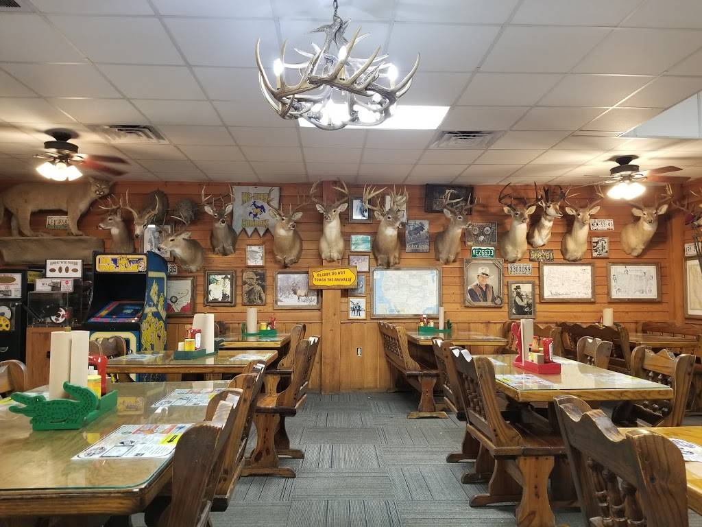 Faustos Family Restaurant | restaurant | 14514 US-165, Kinder, LA 70648, USA | 3377385676 OR +1 337-738-5676