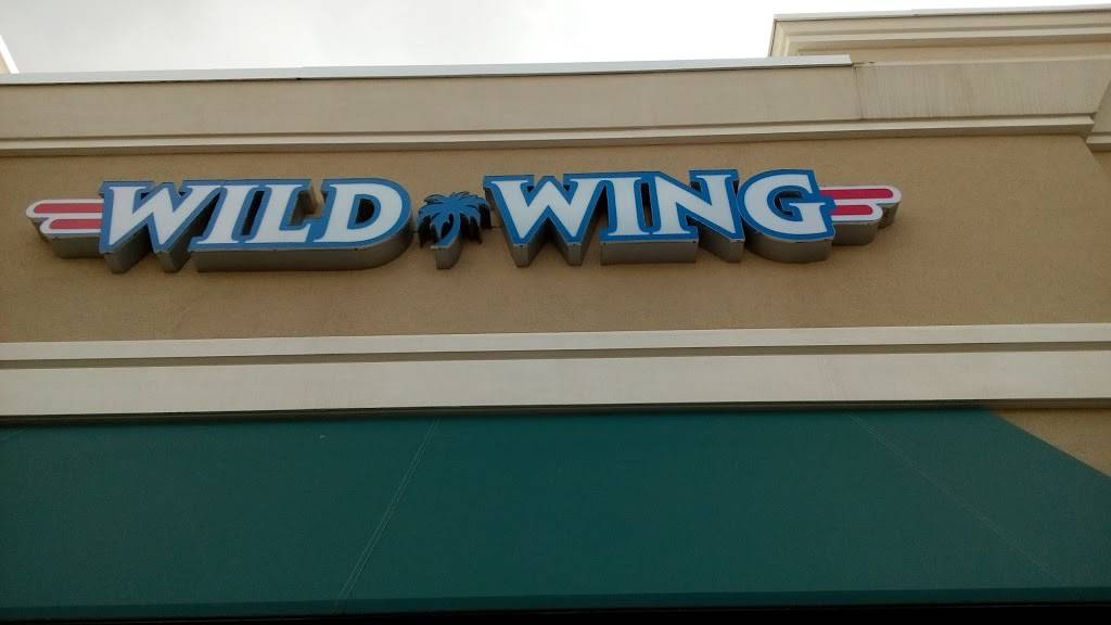 Wild Wing | restaurant | 17205 Leslie St #4, Newmarket, ON L3Y 8E4, Canada | 9058366400 OR +1 905-836-6400