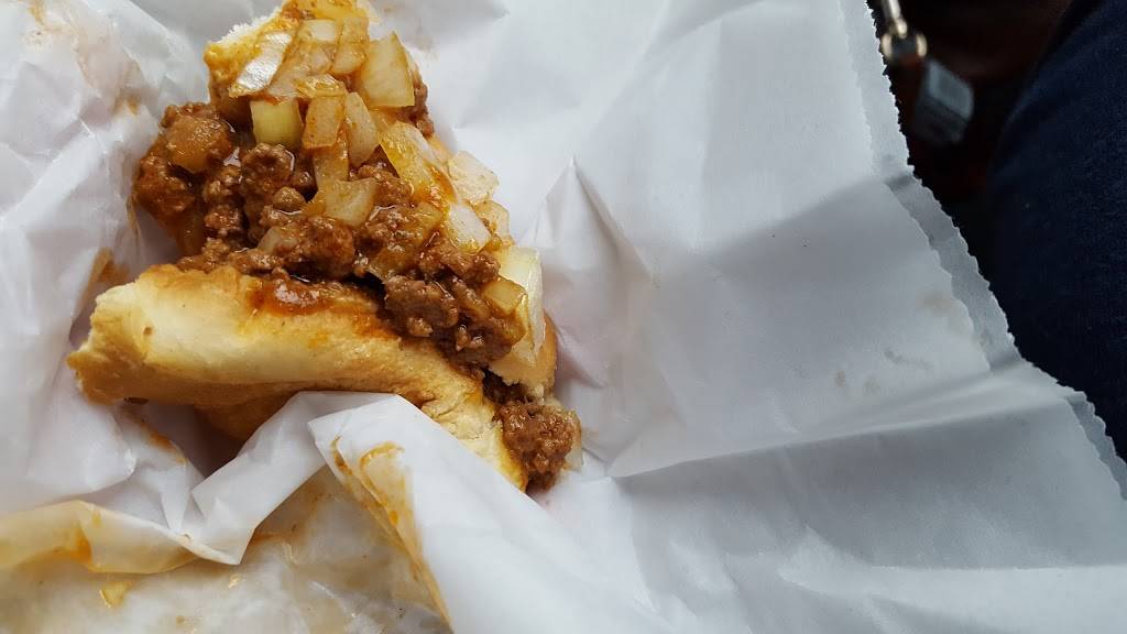 Chesters Drive-In | restaurant | 1504 Eastern Ave, Plymouth, WI 53073, USA | 9208927722 OR +1 920-892-7722