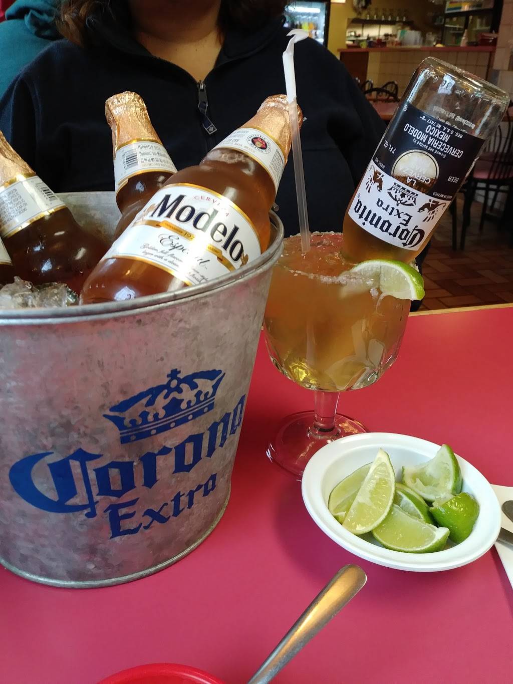 Zacatecas Restaurant | restaurant | 5037 W Diversey Ave, Chicago, IL 60639, USA | 7738041450 OR +1 773-804-1450