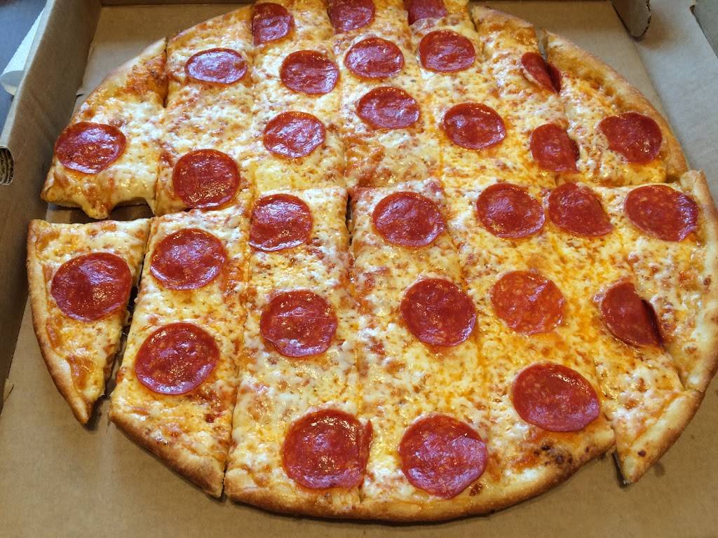 Docs Pizzeria & Fish Fry | restaurant | 3797 Milton Ave, Camillus, NY 13031, USA | 3154872698 OR +1 315-487-2698