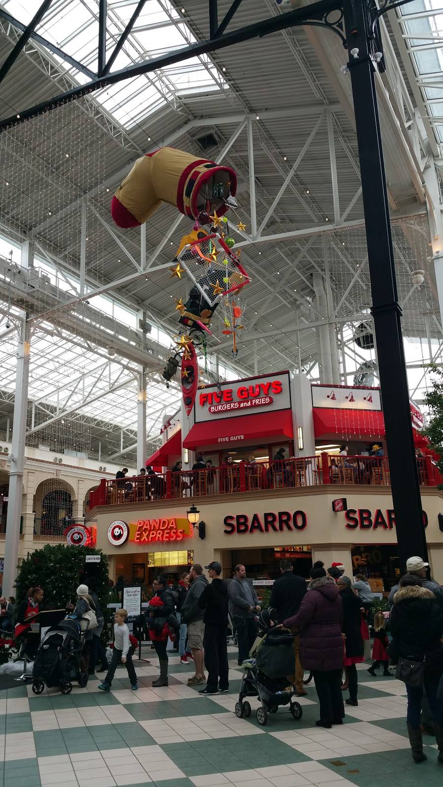 Five Guys | meal takeaway | 220 Easton Town Center, Columbus, OH 43219, USA | 6145325985 OR +1 614-532-5985