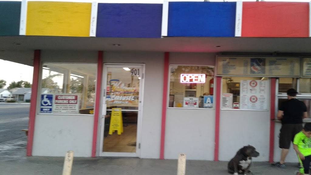 Carousel Drive In | restaurant | 901 Woodrow Ave, Bakersfield, CA 93308, USA | 6613998950 OR +1 661-399-8950