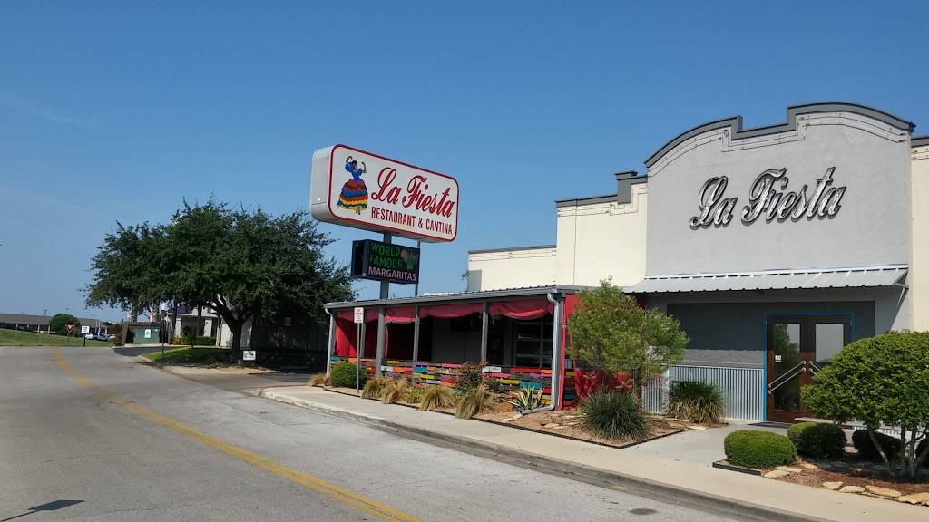 La Fiesta | restaurant | 3815 Franklin Ave, Waco, TX 76710, USA | 2547564701 OR +1 254-756-4701