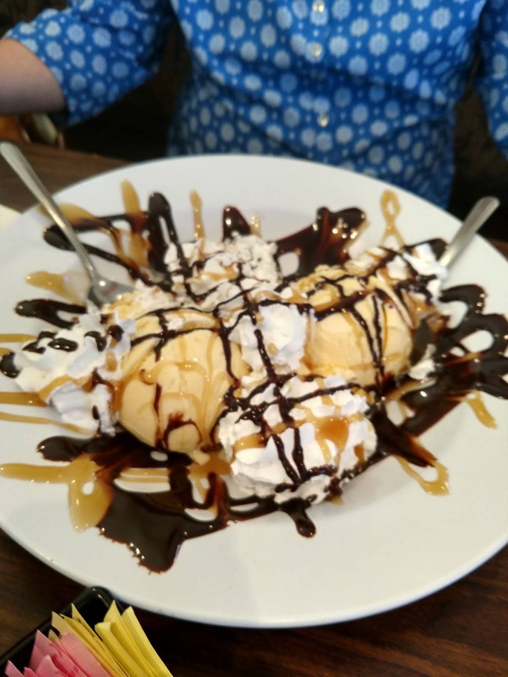 Cabin Fever Bar & Grill | restaurant | 5220 Trompeter Rd, Peru, IL 61354, USA | 8152241099 OR +1 815-224-1099