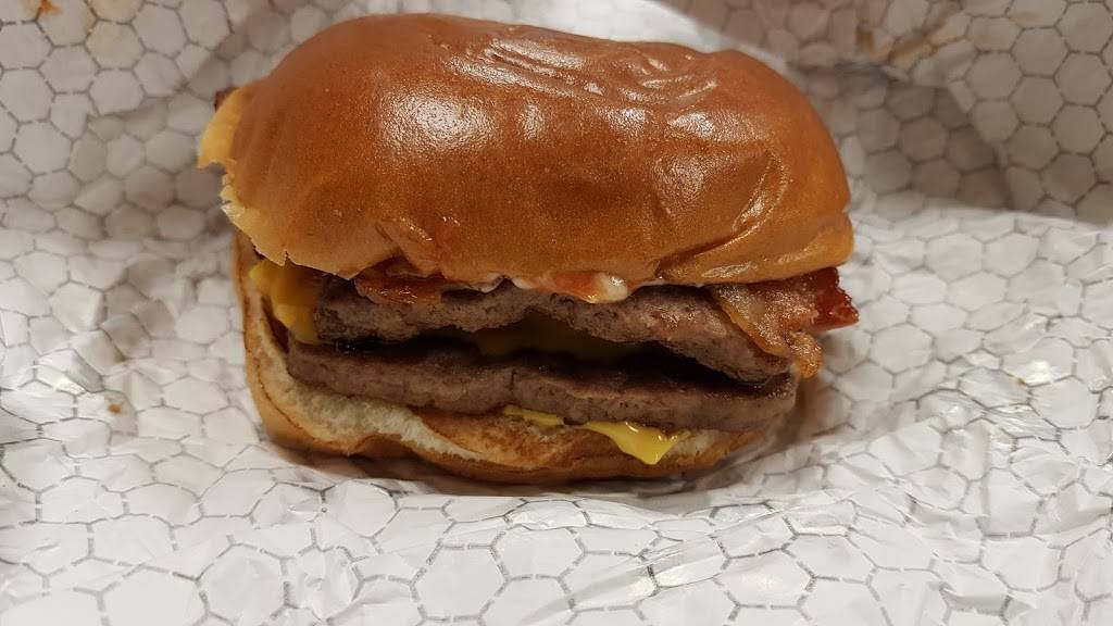 Wendys | restaurant | 140 N Dupont Hwy, New Castle, DE 19720, USA | 3023283037 OR +1 302-328-3037