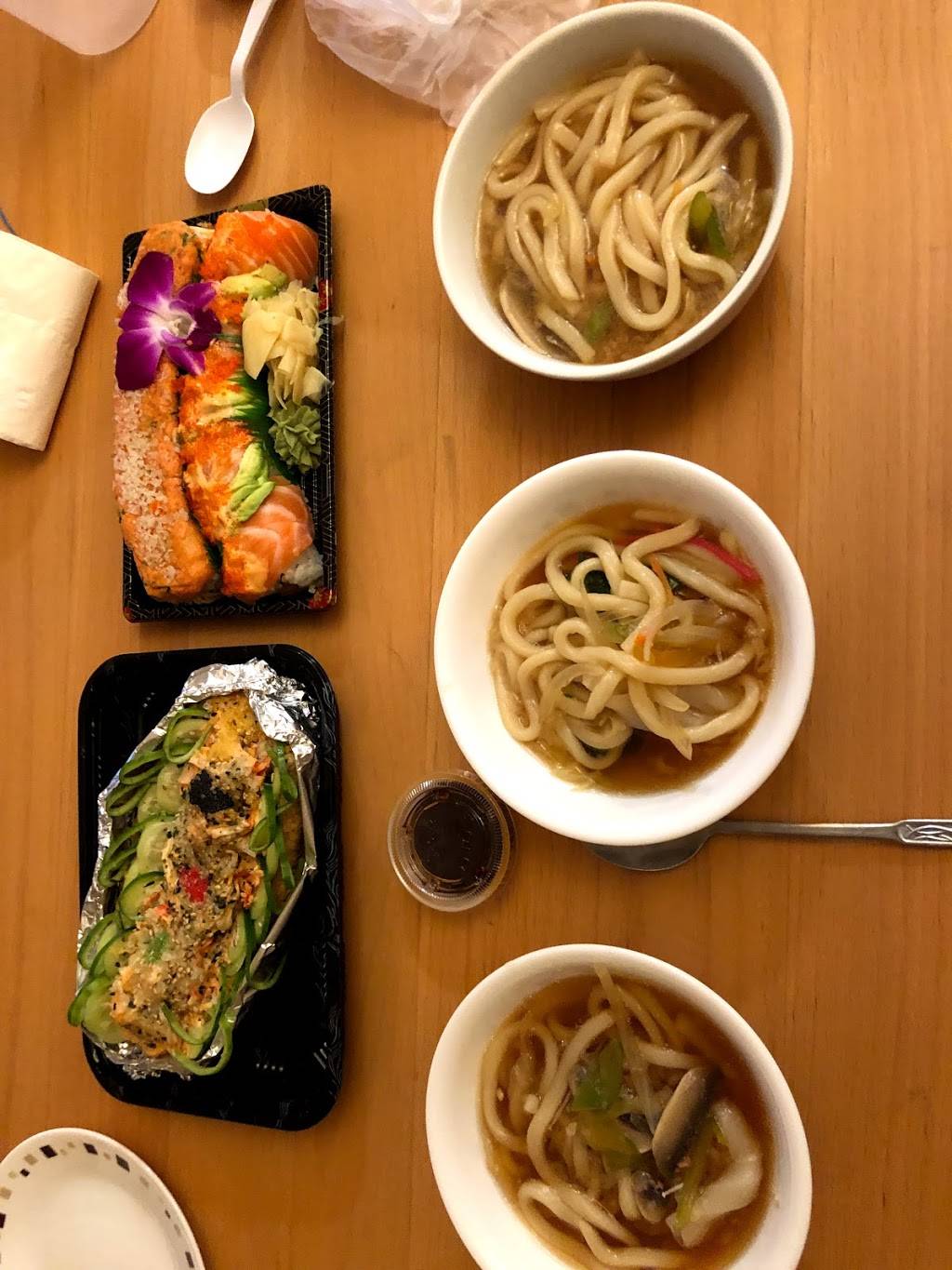 Domodachi Sushi | restaurant | 300 Union Ave, Rutherford, NJ 07070, USA | 2013721111 OR +1 201-372-1111