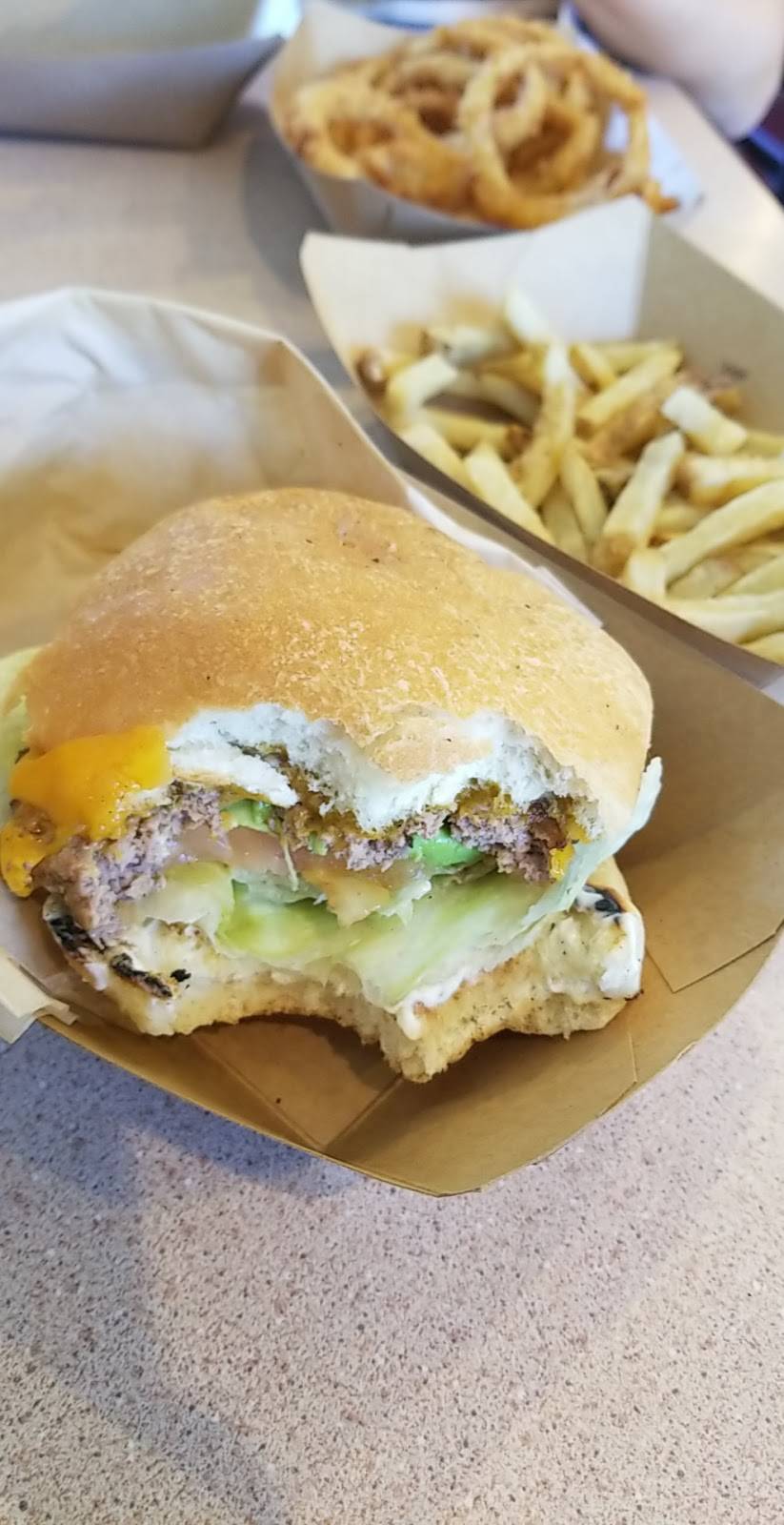 Cafe 152 Burger Company | restaurant | 8401 Church St, Gilroy, CA 95020, USA | 4087672055 OR +1 408-767-2055