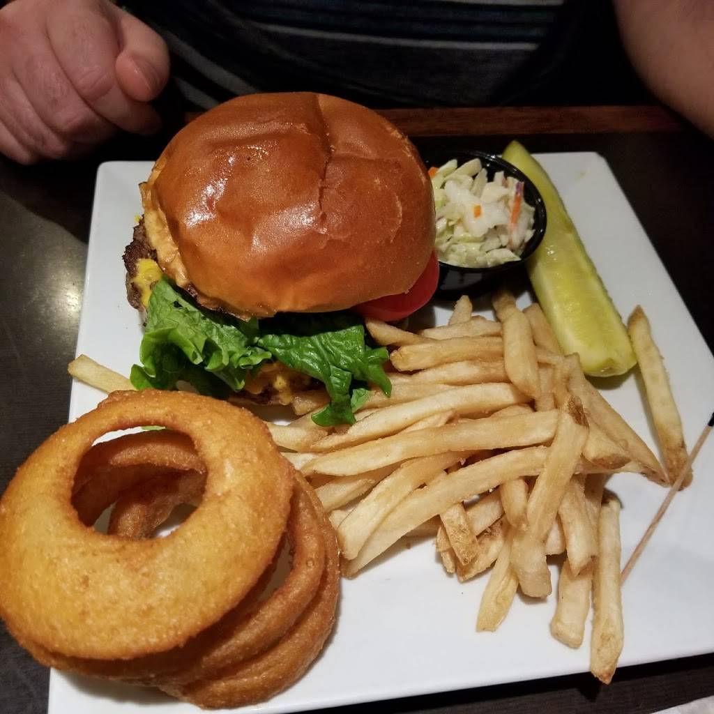 Mels Diner - Cape Coral | restaurant | 1331 NE Pine Island Rd, Cape Coral, FL 33909, USA | 2392420218 OR +1 239-242-0218