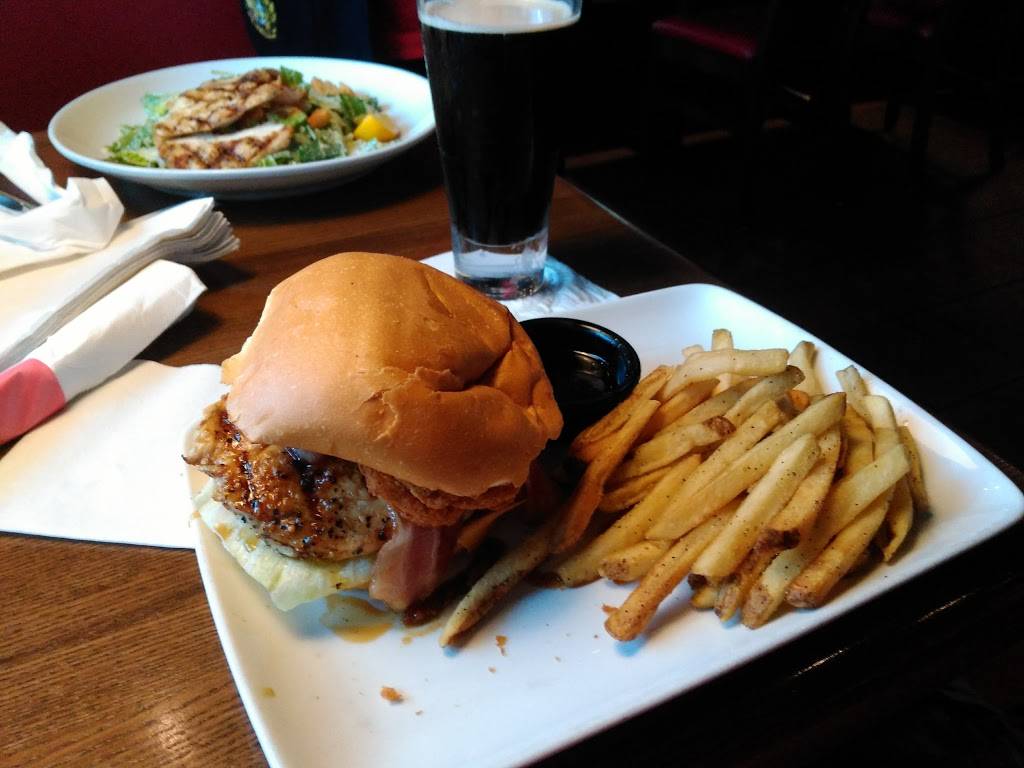 TGI Fridays | restaurant | 620 Scranton Carbondale Hwy, Scranton, PA 18508, USA | 5705585500 OR +1 570-558-5500