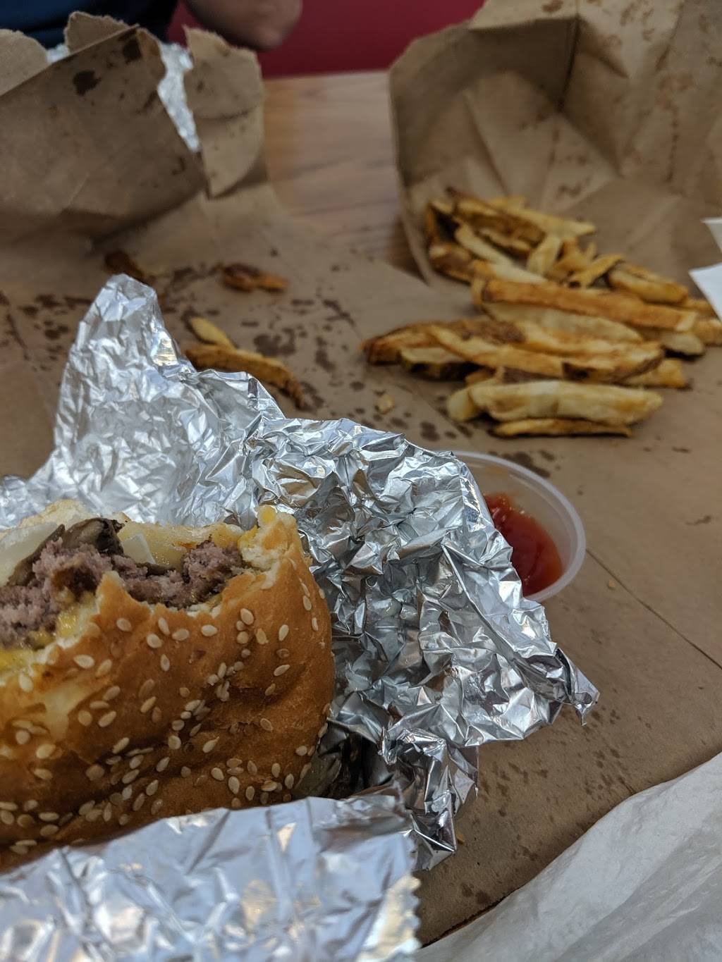 Five Guys | restaurant | 1891 E Main St, Torrington, CT 06790, USA | 8606183507 OR +1 860-618-3507
