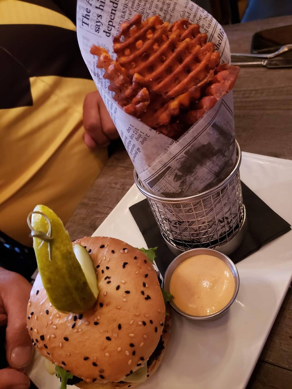 The Pogue Irish Pub | restaurant | 15 Erie St N, Wheatley, ON N0P 2P0, Canada | 2262480303 OR +1 226-248-0303