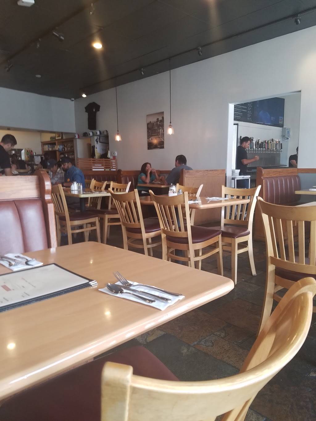 Two Trees Restaurant and Taps | restaurant | 7822 Telegraph Rd, Ventura, CA 93004, USA | 8056593365 OR +1 805-659-3365