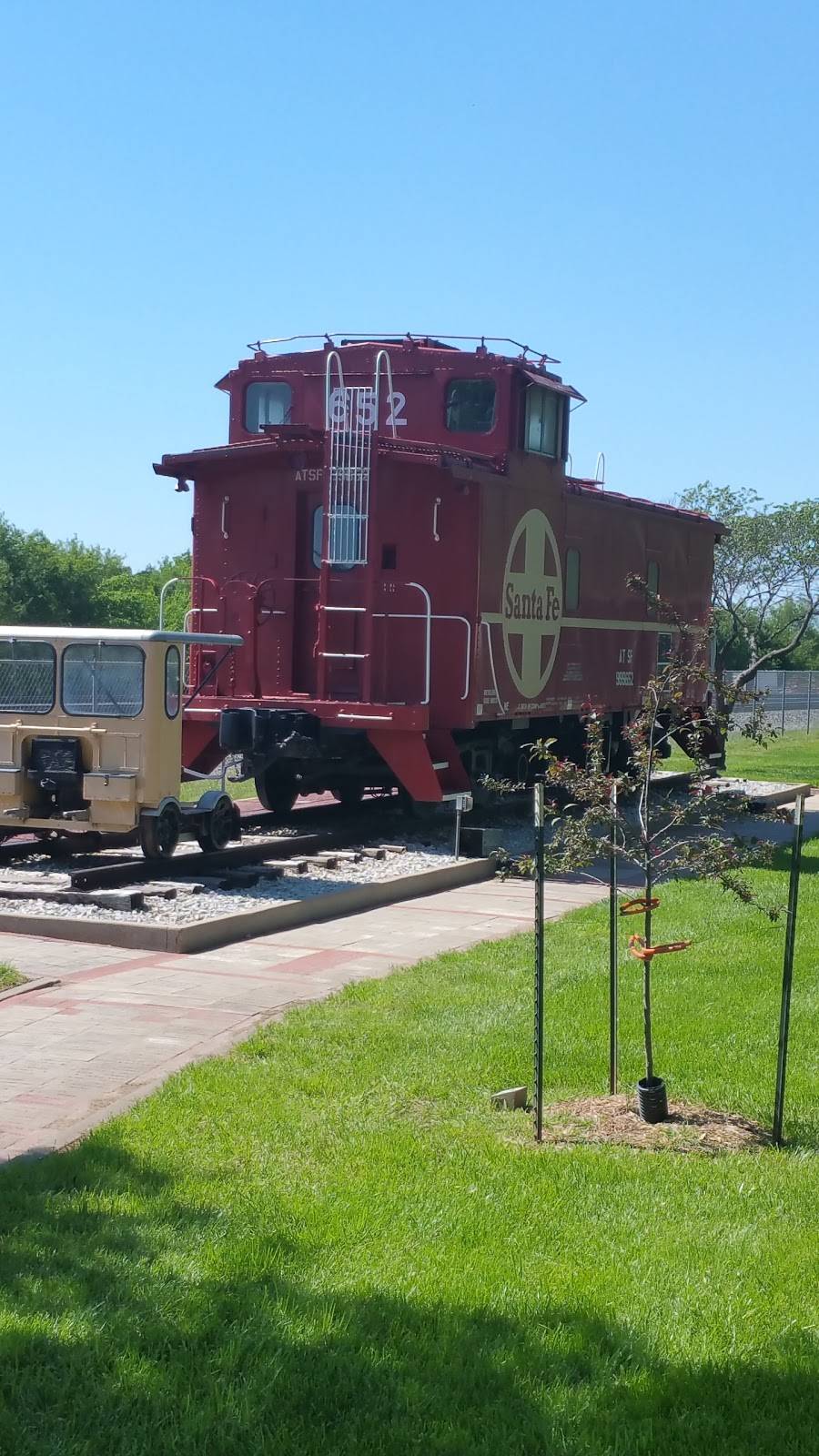 Lucianos | restaurant | 216 W Main St, Mulvane, KS 67110, USA | 3167770045 OR +1 316-777-0045