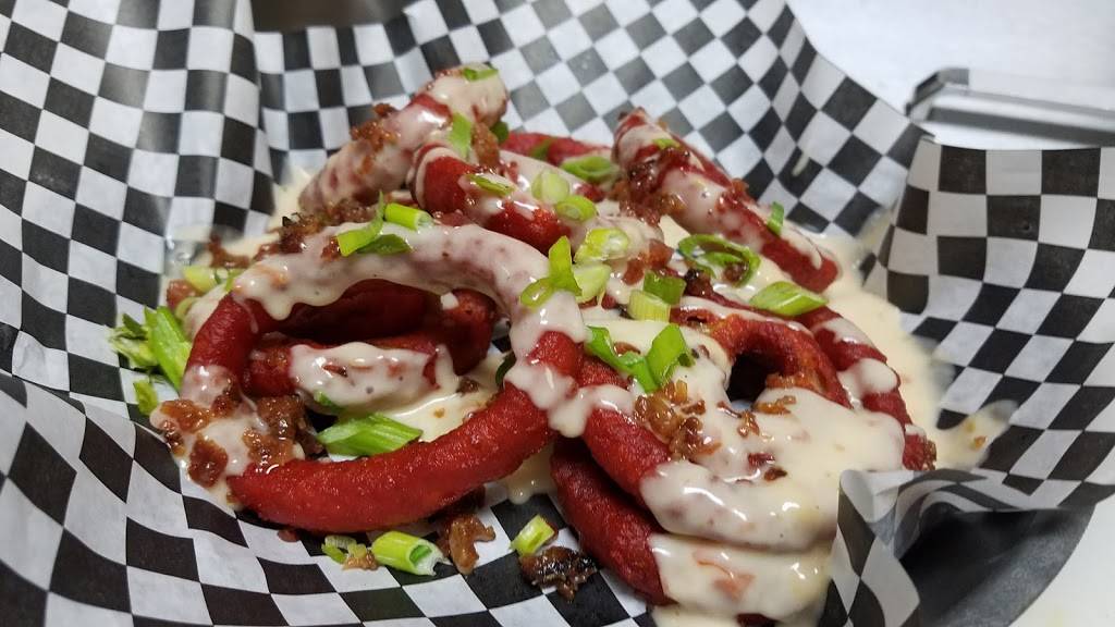 The Landing Bar & Grill | restaurant | 4351 Lynx Paw Trail, Valrico, FL 33596, USA | 8136530002 OR +1 813-653-0002