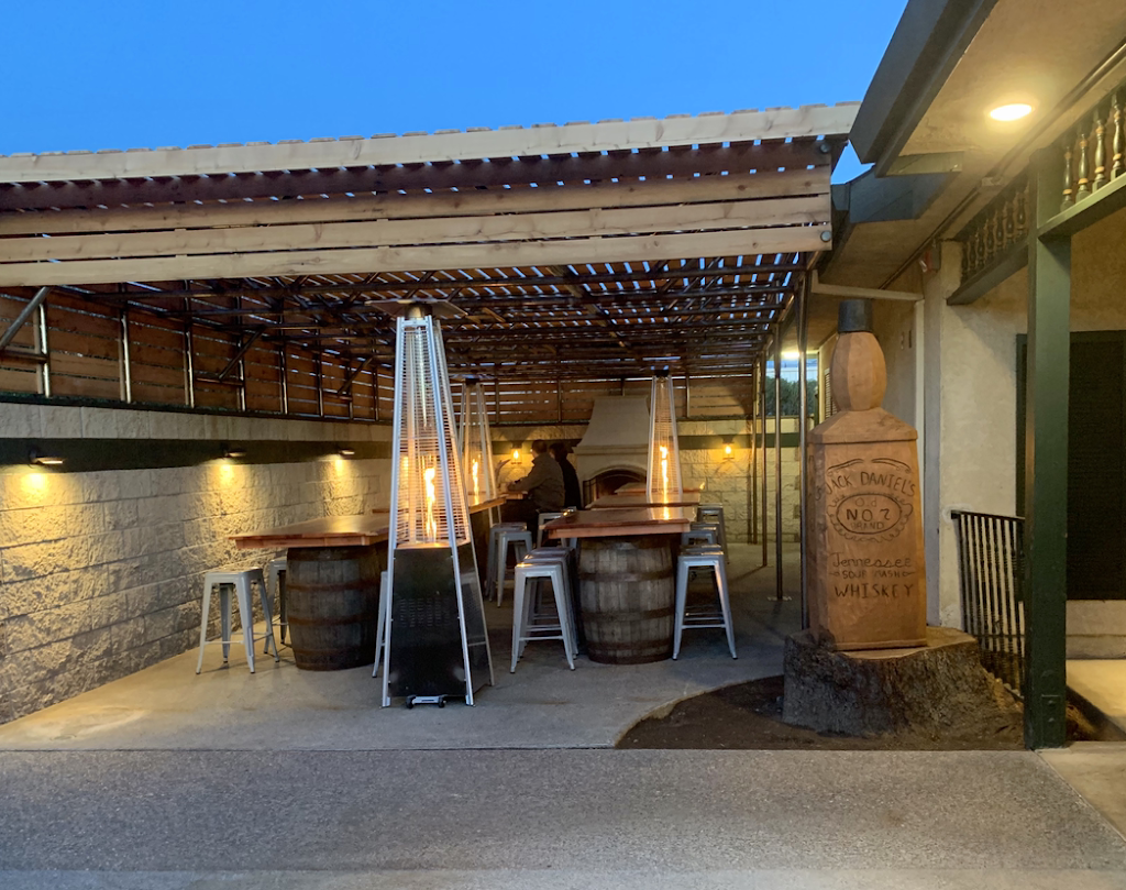 Green Barn Whiskey Kitchen | restaurant | 5 Chestnut Ave, Red Bluff, CA 96080, USA | 5305273161 OR +1 530-527-3161