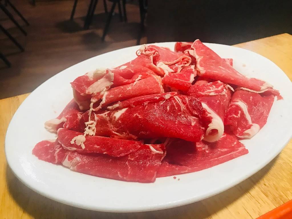 Leung Yue Hot Pot | restaurant | 1508 King St E, Kitchener, ON N2G 2P1, Canada | 5197257877 OR +1 519-725-7877