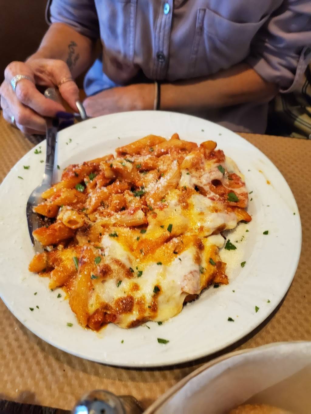 Altavilla Pizza and Trattoria | restaurant | 7550 Mission Hills Dr, Naples, FL 34119, USA | 2393487290 OR +1 239-348-7290