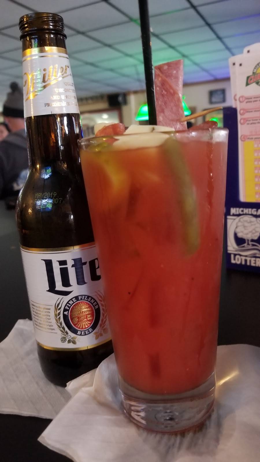 Cesars Pub | restaurant | 3423 Plainfield Ave NE, Grand Rapids, MI 49525, USA | 6162588533 OR +1 616-258-8533