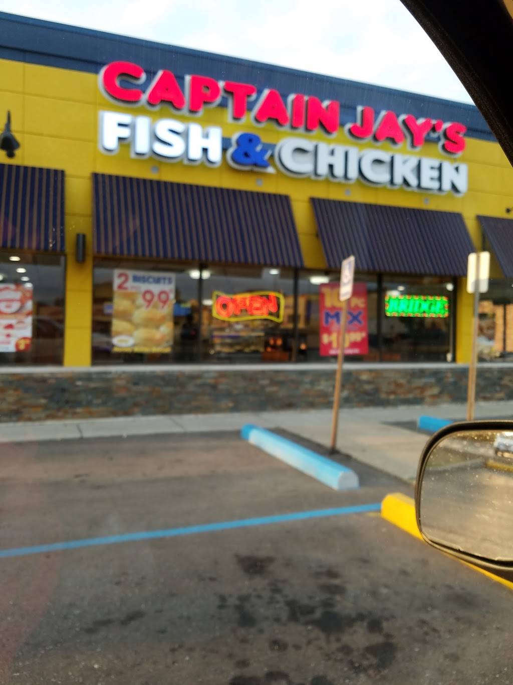 Captain Jays Fish & Chicken | meal takeaway | 13500 W Nine Mile Rd, Oak Park, MI 48237, USA | 2482067898 OR +1 248-206-7898
