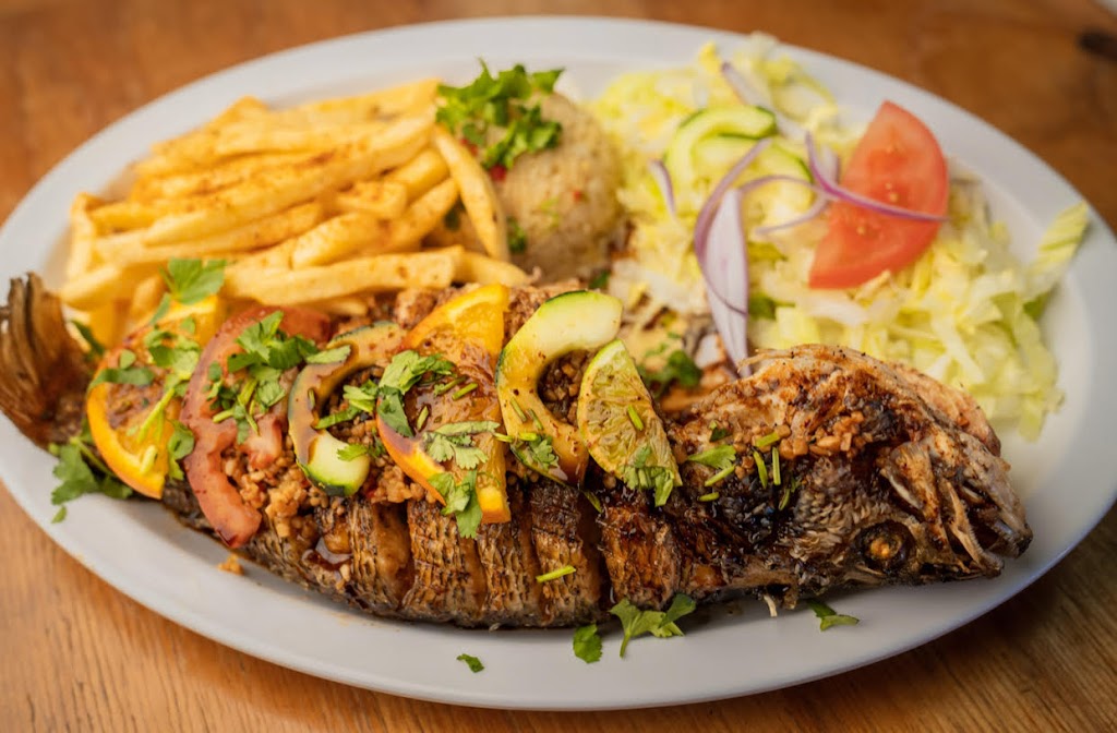 El pez-On marisqueria | restaurant | 5380 N Mesa St #101, El Paso, TX 79912, USA | 9153077327 OR +1 915-307-7327