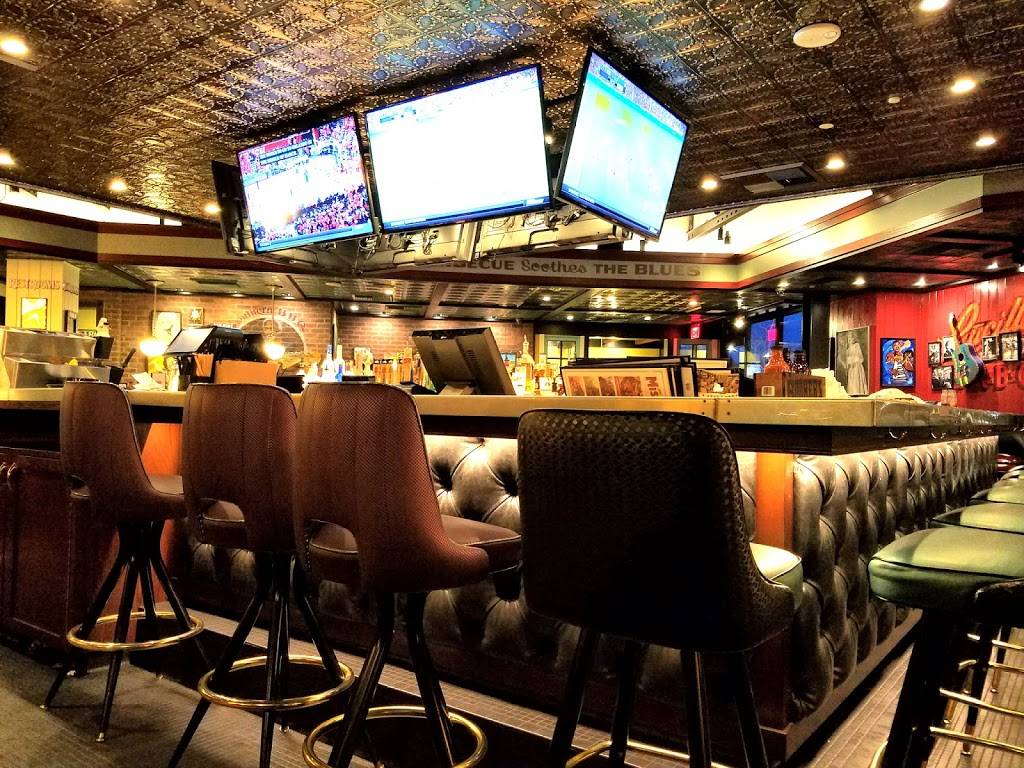 Lucilles Smokehouse Bar-B-Que | restaurant | 6220 Topanga Canyon Blvd Suite 1480, Woodland Hills, CA 91367, USA | 8183467427 OR +1 818-346-7427