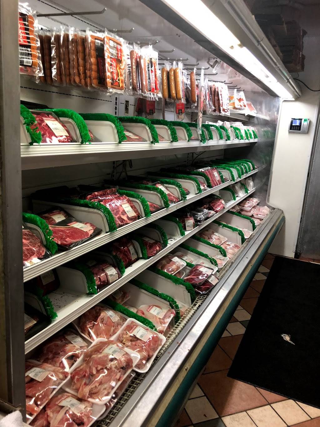 Greenfelds | meal takeaway | 128 Lee Ave, Brooklyn, NY 11211, USA | 7188523900 OR +1 718-852-3900