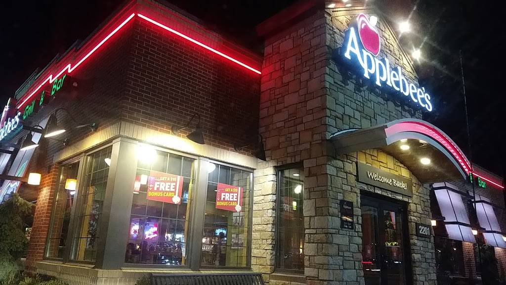 Applebees Grill + Bar | restaurant | 2201 Coulee Rd, Hudson, WI 54016, USA | 7153770741 OR +1 715-377-0741