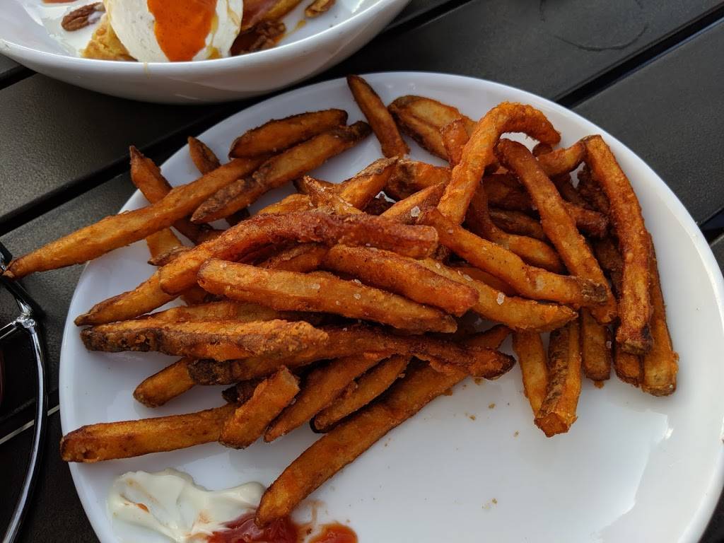 Nashville Underground | restaurant | 105 Broadway, Nashville, TN 37201, USA | 6159643000 OR +1 615-964-3000