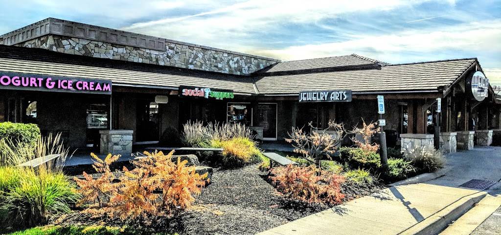 Social Suppers Prairie Village | meal takeaway | 8219 Corinth Mall, Prairie Village, KS 66208, USA | 9133813910 OR +1 913-381-3910