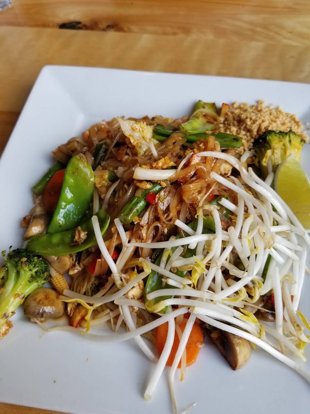 Thanida Thai Restaurant | restaurant | 835 N Royal St, Alexandria, VA 22314, USA | 7035356622 OR +1 703-535-6622