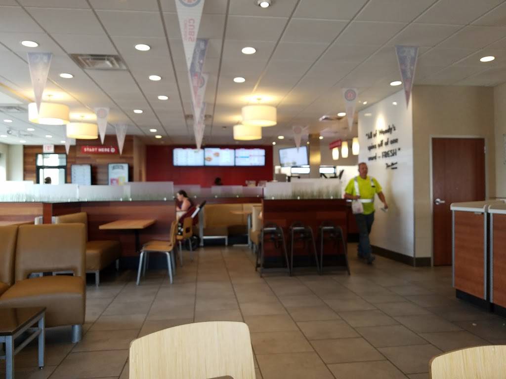 Wendys | restaurant | 2312 N Ashland Ave, Chicago, IL 60614, USA | 7733277398 OR +1 773-327-7398