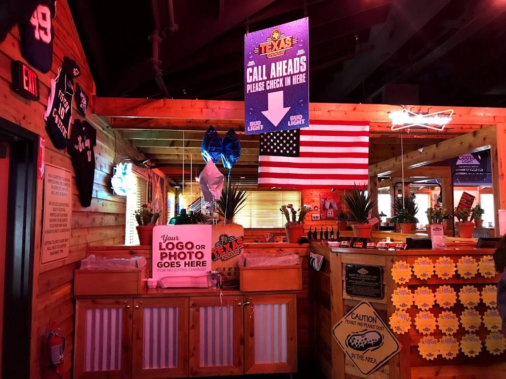Texas Roadhouse | restaurant | 74 Newtown Rd, Danbury, CT 06810, USA | 2037309176 OR +1 203-730-9176
