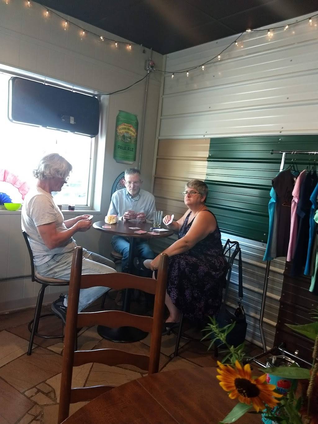 Riverside Taphouse | restaurant | 635 E Elk Ave, Elizabethton, TN 37643, USA | 4232135564 OR +1 423-213-5564