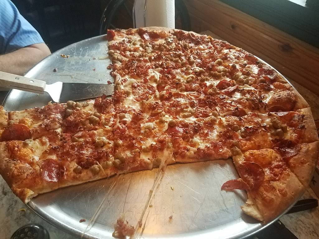 Lances Pizza & Subs | restaurant | 861 US-79, Dover, TN 37058, USA | 9312322353 OR +1 931-232-2353