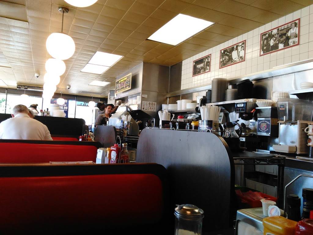 Waffle House | meal takeaway | 2140 Moody Pkwy, Moody, AL 35004, USA | 2056404579 OR +1 205-640-4579