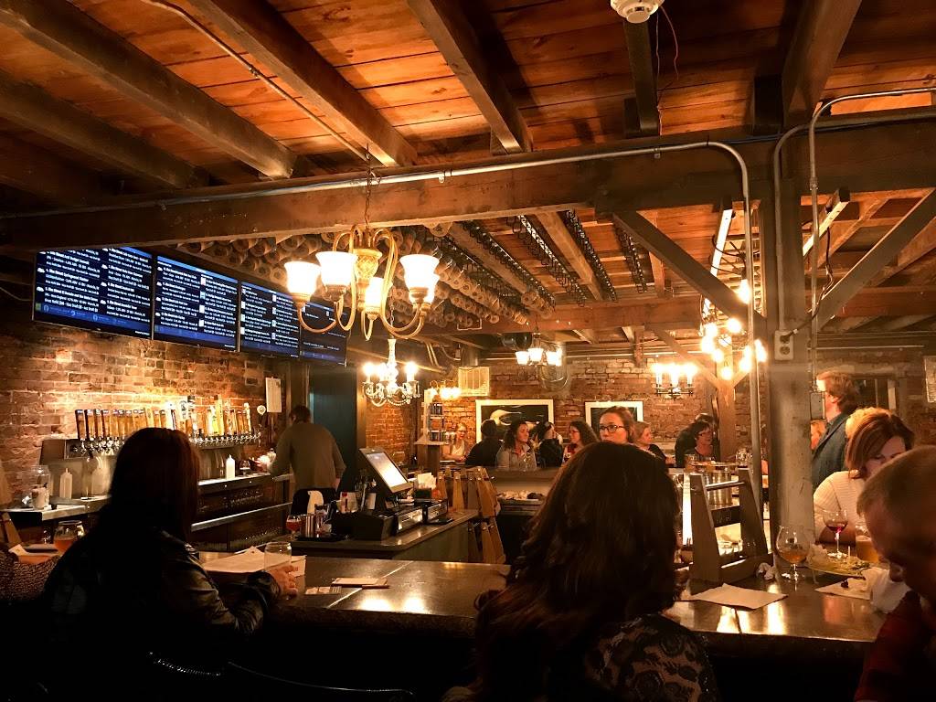 Elm Street Brewing Company | restaurant | 519 N Elm St, Muncie, IN 47305, USA | 7652732054 OR +1 765-273-2054