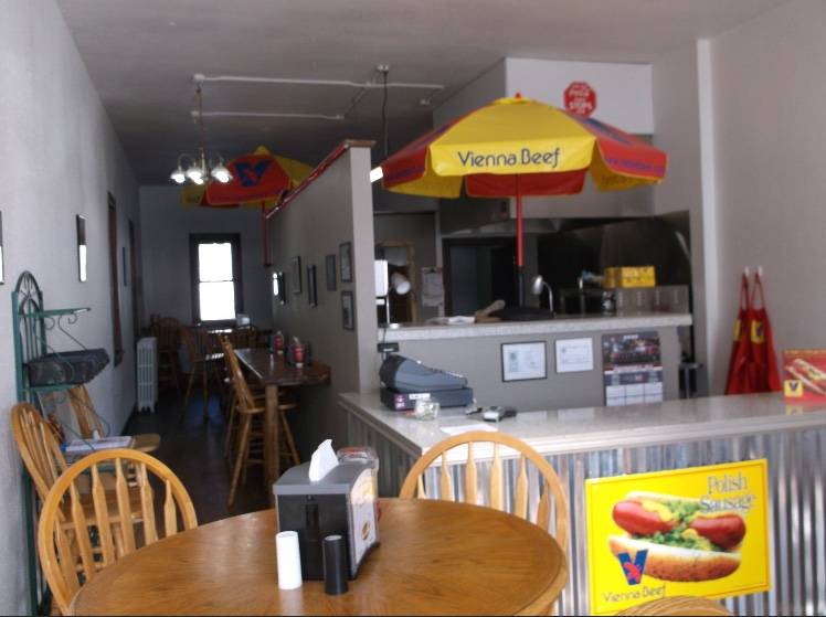 D’s Dogs | restaurant | 722 E 2nd St, Merrill, WI 54452, USA | 7157221500 OR +1 715-722-1500