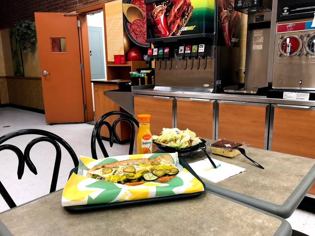 Subway | meal takeaway | 3720 Bonham St, Paris, TX 75462, USA | 9037398200 OR +1 903-739-8200