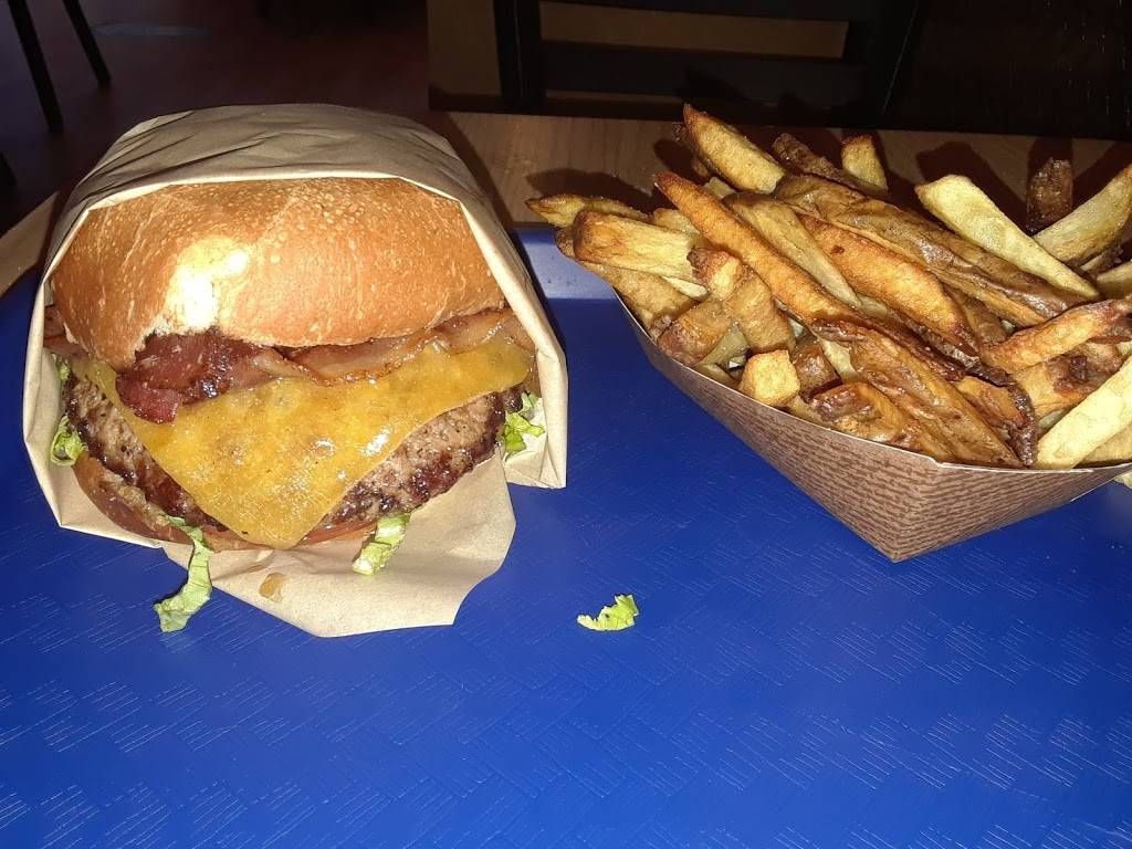 Rain City Burgers | restaurant | 6501 Roosevelt Way NE, Seattle, WA 98115, USA | 2065253542 OR +1 206-525-3542