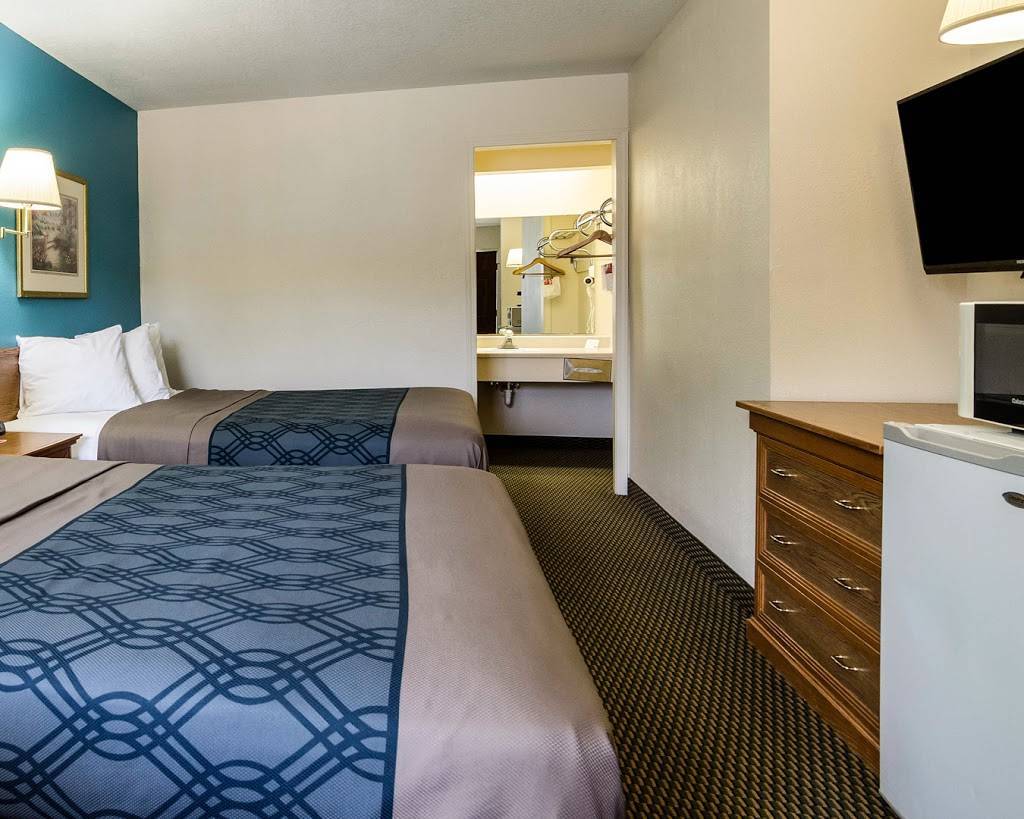 Econo Lodge University | restaurant | 2525 W 6th St, Lawrence, KS 66049, USA | 7858418410 OR +1 785-841-8410