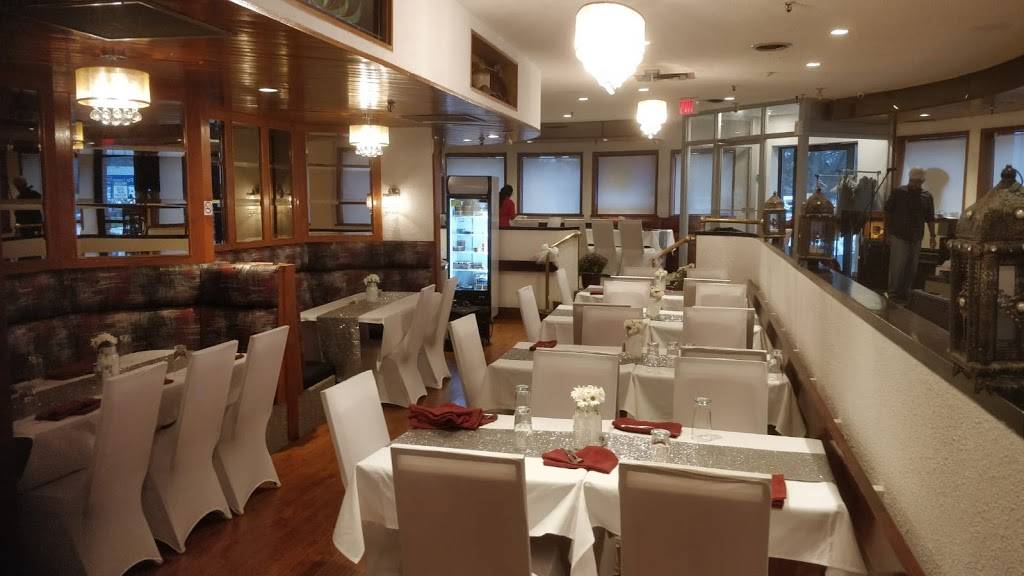 Mango Mirchi Lounge & Restaurant LLBO | meal delivery | 1521 Trinity Dr, Mississauga, ON L5T 1P6, Canada | 9056967558 OR +1 905-696-7558