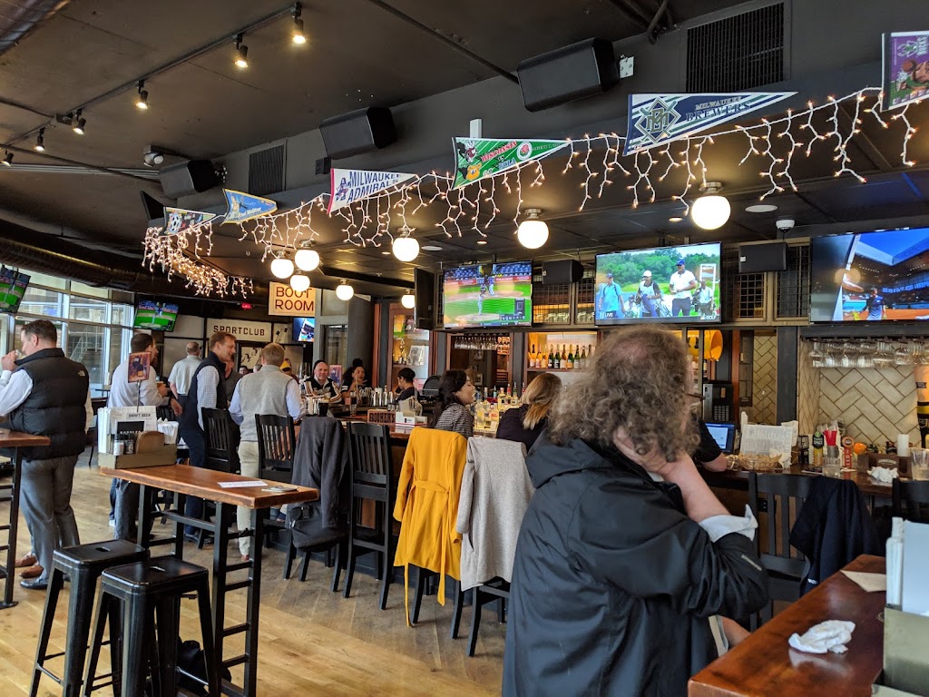 SportClub | restaurant | 750 N Jefferson St, Milwaukee, WI 53202, USA | 4148081588 OR +1 414-808-1588