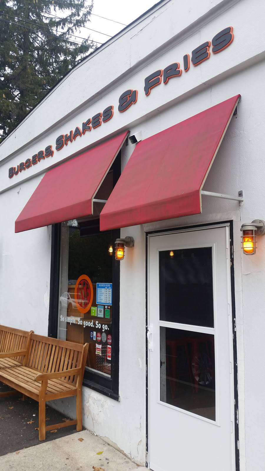 Burgers, Shakes & Fries | restaurant | 302 Delavan Ave, Greenwich, CT 06830, USA | 2035317433 OR +1 203-531-7433