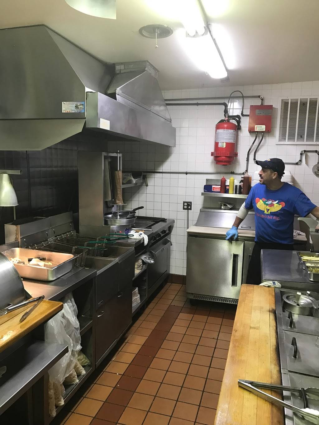 L & M Hot Dogs | restaurant | 5125 W 47th St, Chicago, IL 60638, USA | 7735810614 OR +1 773-581-0614